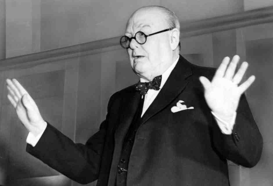 Una volta entrato a Downing Street, per prima cosa si occup&ograve; del fronte francese e vol&ograve; a Parigi dal primo ministro Paul Reynaud (foto LaPresse)&nbsp;<br />