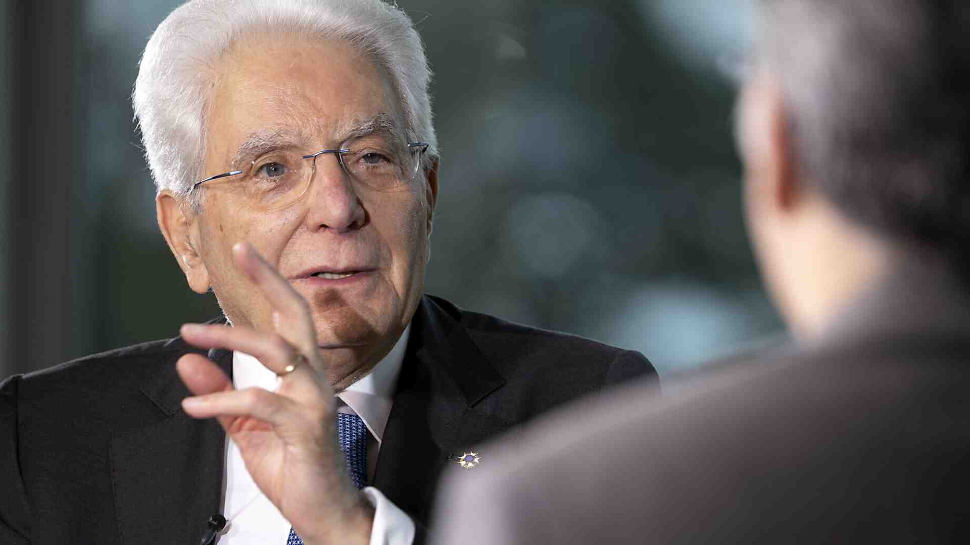 Immagine di Mattarella: "Ogni atto rivolto contro la libera informazione è un atto eversivo rivolto contro la Repubblica"