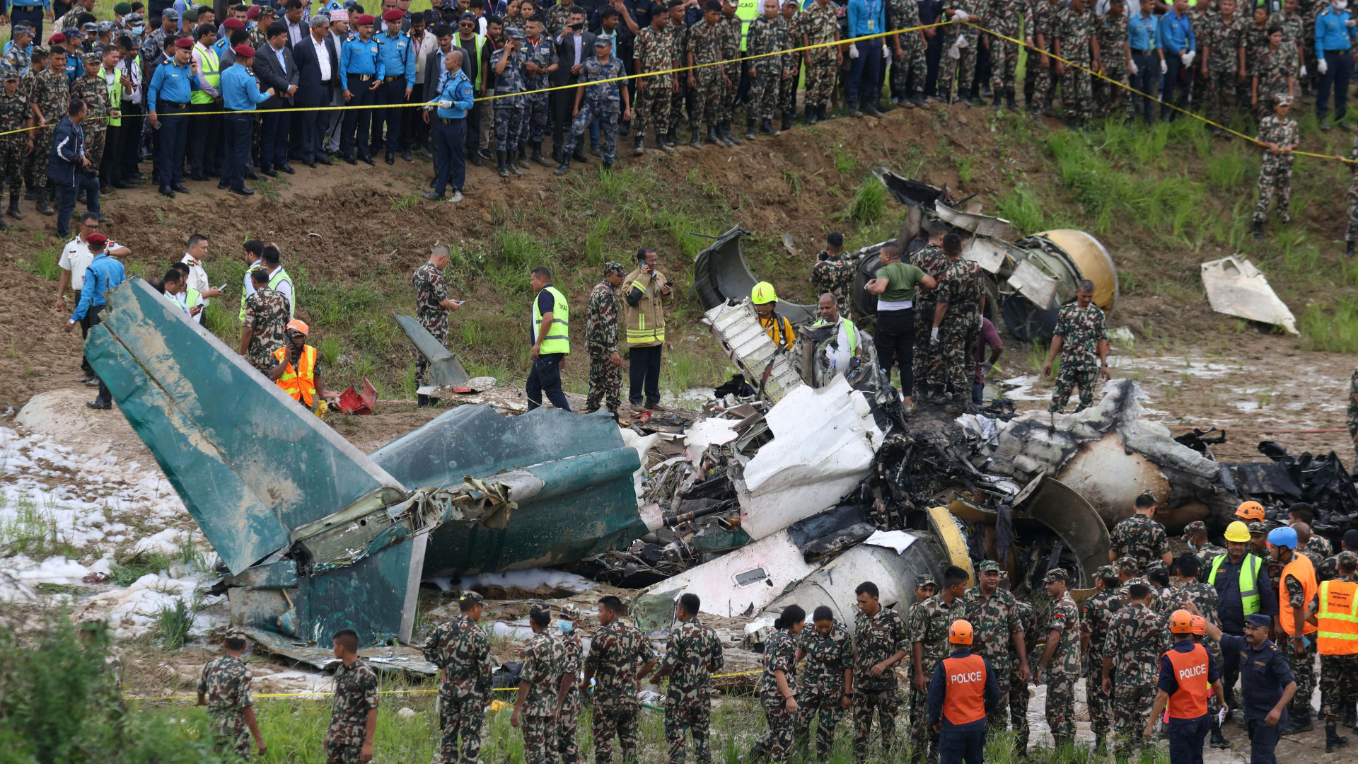 Immagine di Un aereo si è incendiato durante il decollo in Nepal: 18 le vittime