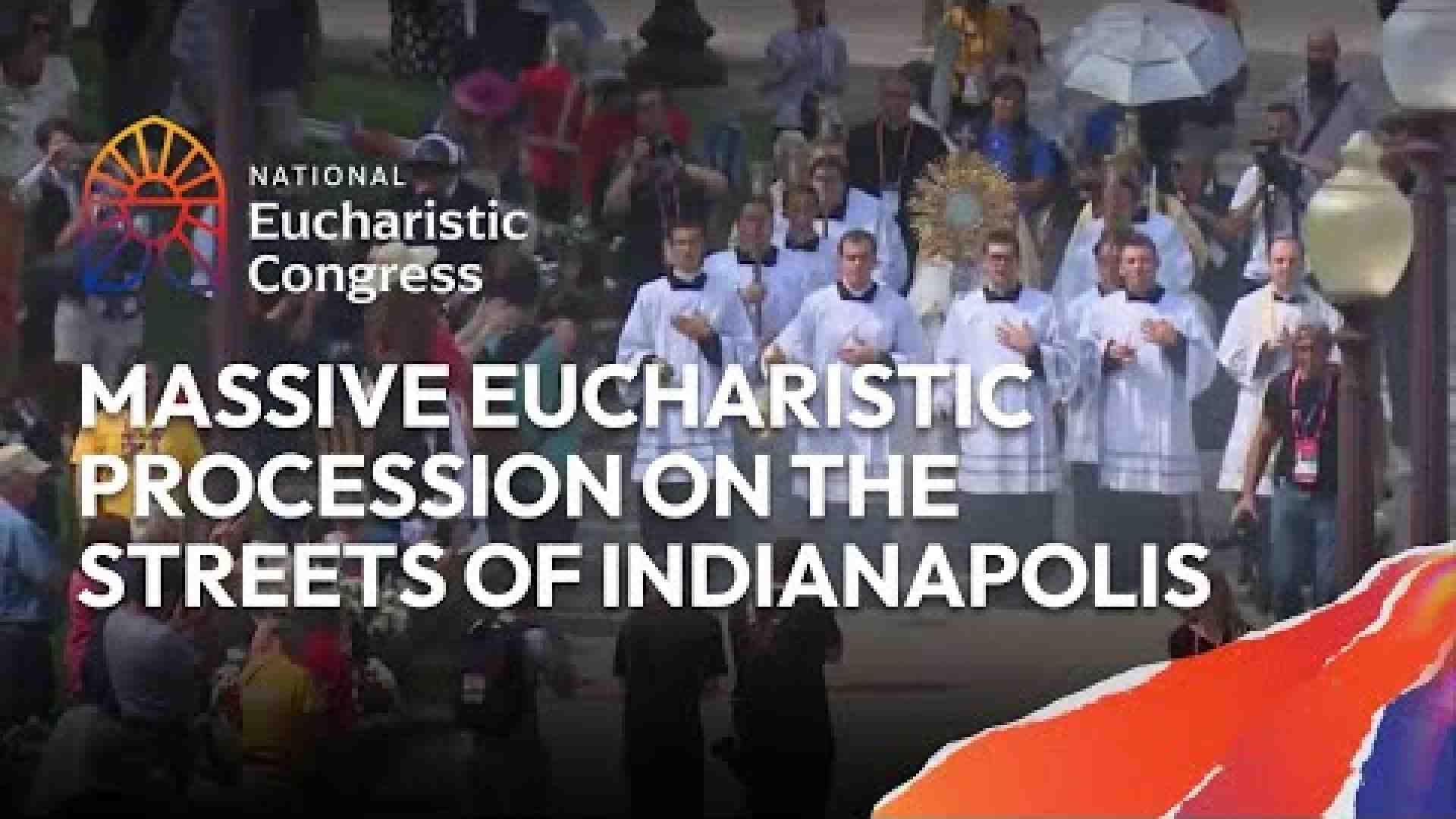 Immagine di Un popolo in processione. La Chiesa americana riparte dall'Eucaristia