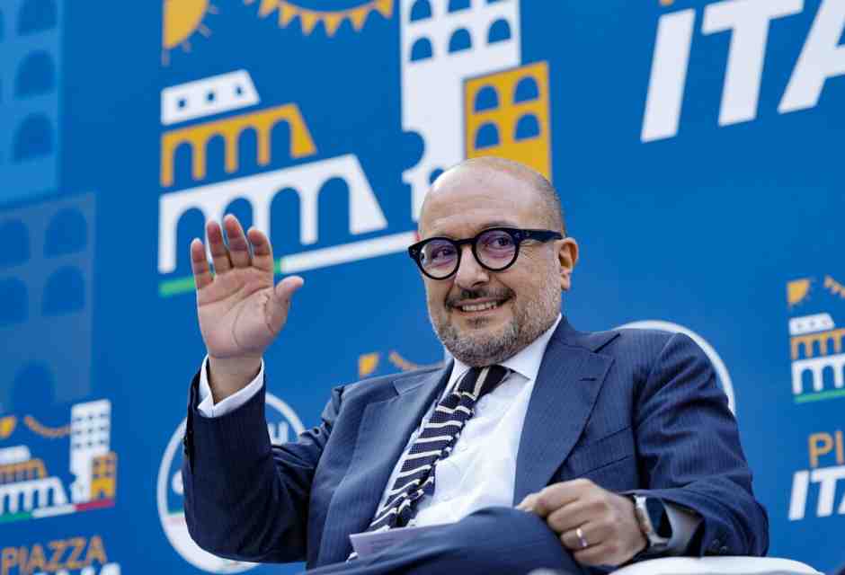 La vendetta di Sangiuliano: "Scrivo un libro sugli errori dei giornalisti e dei politici. Si chiamerà 'Le gaffe degli altri'"