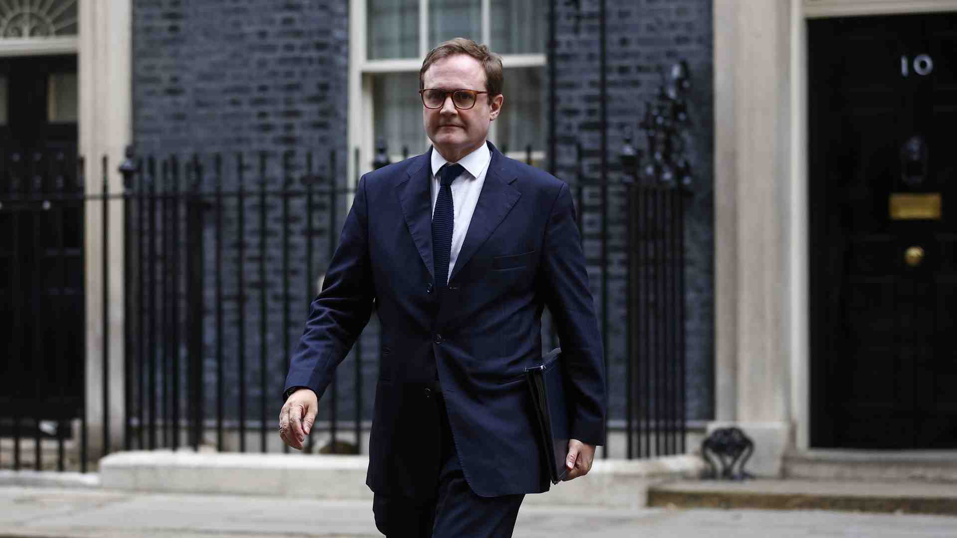 Immagine di Il candidato inglese Tugendhat e la politica degli acronimi