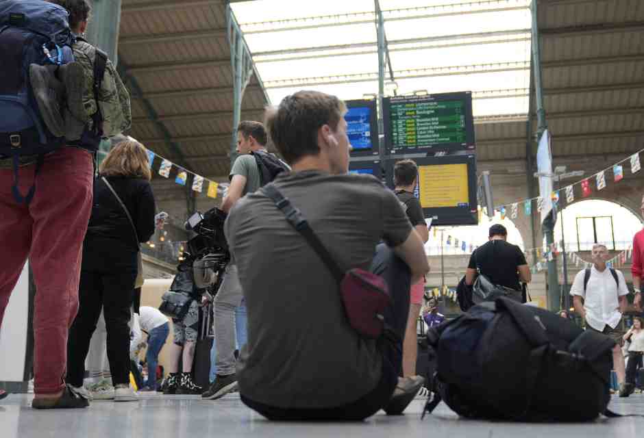 Olimpiadi di Parigi: massiccio attacco alla rete ferroviaria ad alta velocit&agrave; Tgv (LaPresse)<br />