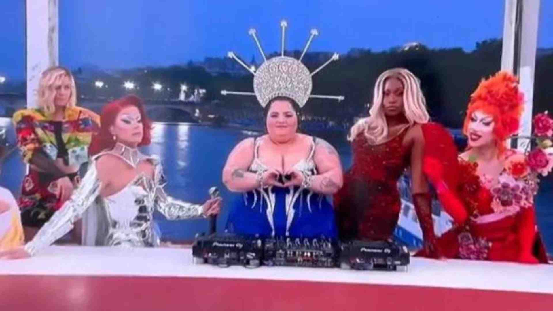 Immagine di Nella cerimonia inaugurale atleti ai margini e cadute di gusto irrispettose