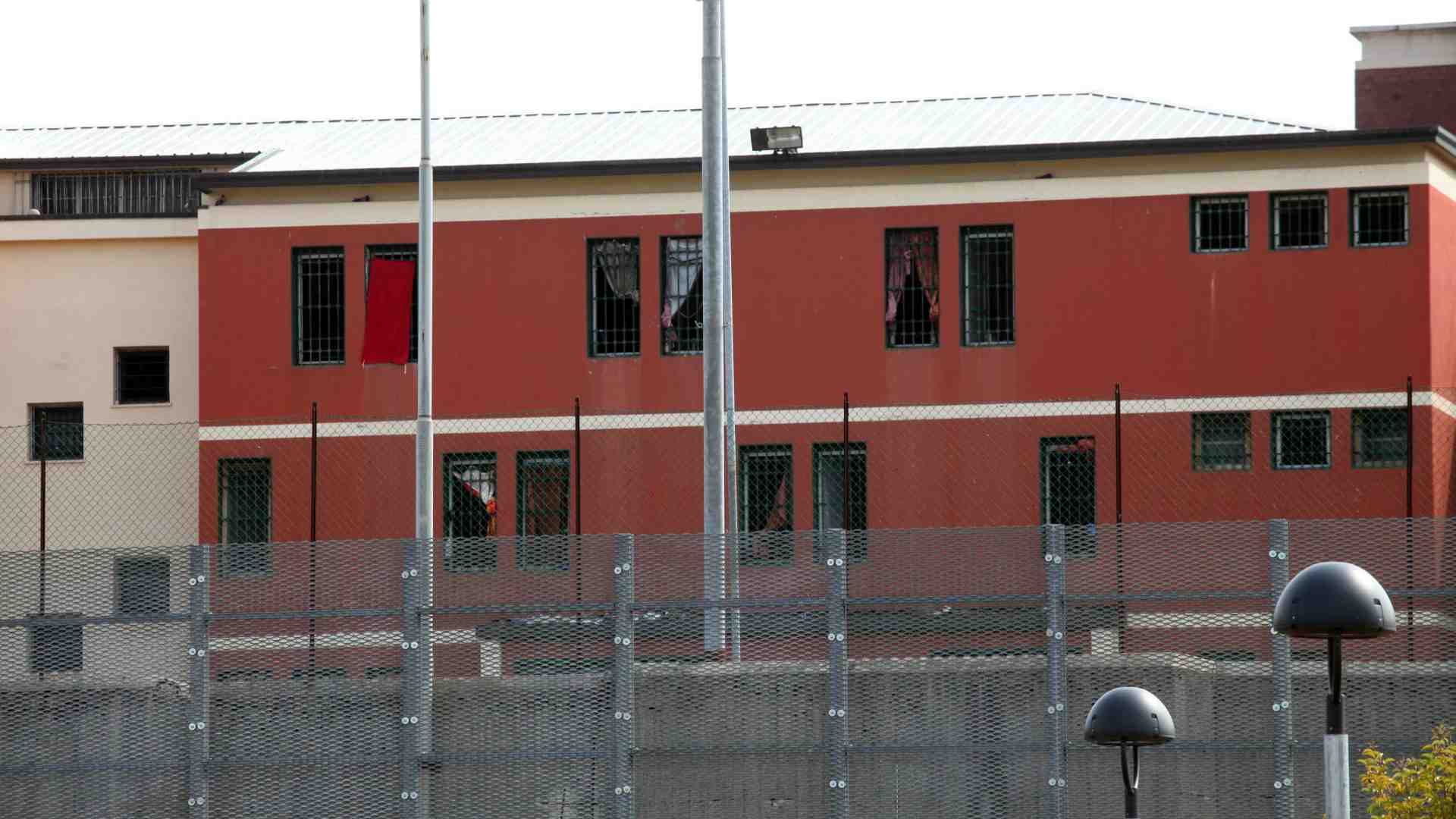 Immagine di Incendiata una cella al Beccaria, sei feriti