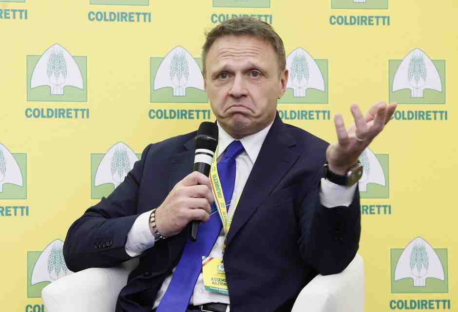 Il ministro dell'Agricoltura Francesco Lollobrigida all'Assemblea nazionale Coldiretti (foto Cecilia Fabiano/LaPresse)<br />