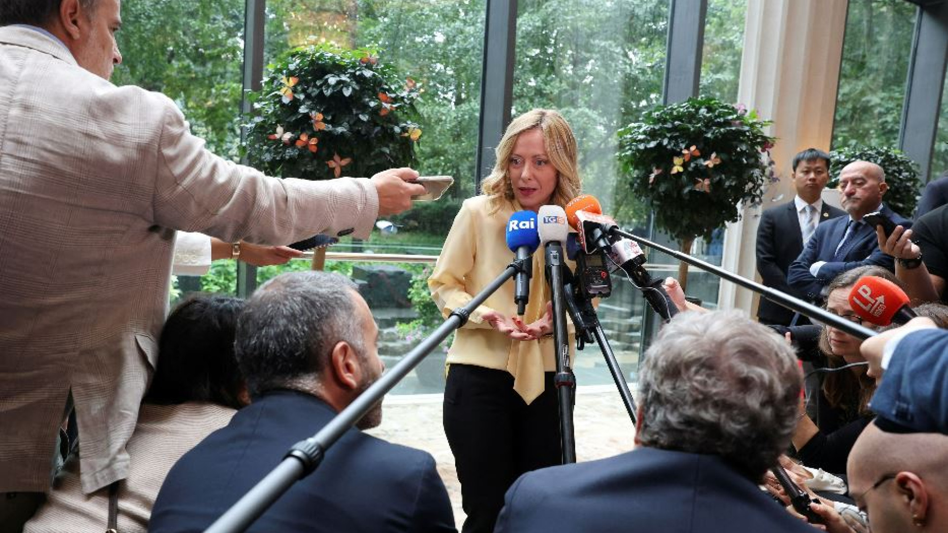 Immagine di Meloni: i rapporti con l'Ue non peggiorano, la Cina smetta di sostenere Mosca