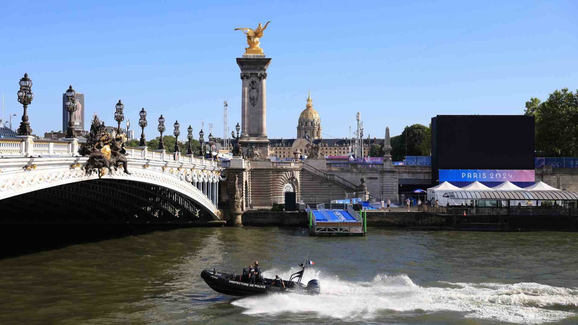 Immagine di Gli inglesi contro il cibo francese, gli atleti come turisti sui vaporetti, la Senna sporca. Ahi, Parigi