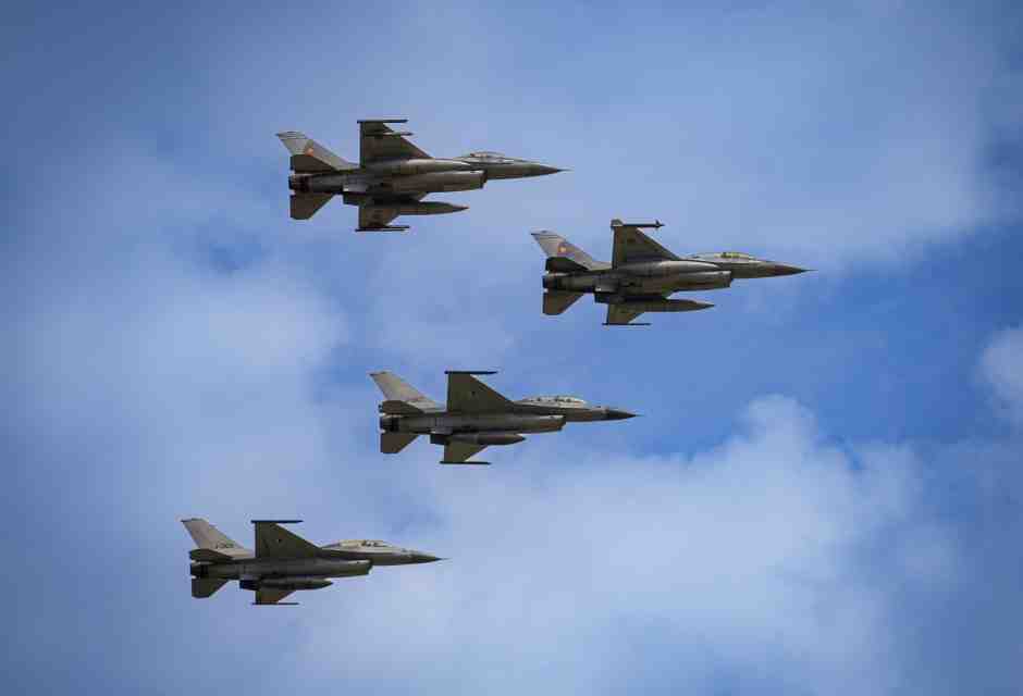 Gli f-16 in Ucraina, benarrivati