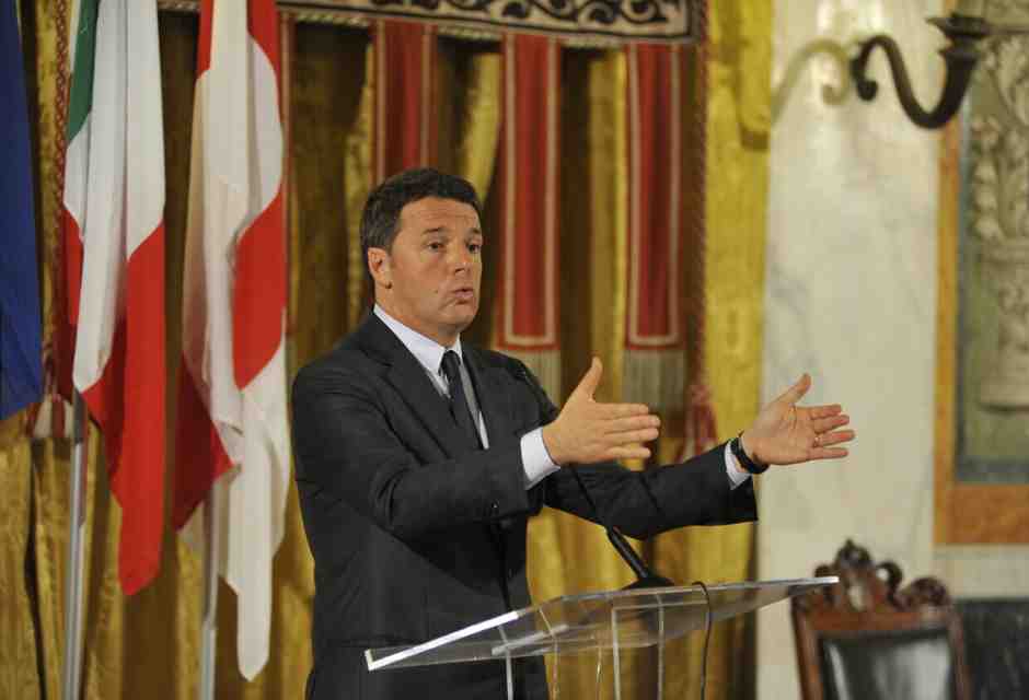 Renzi a Genova nel 2016 (LaPresse)&nbsp;<br />