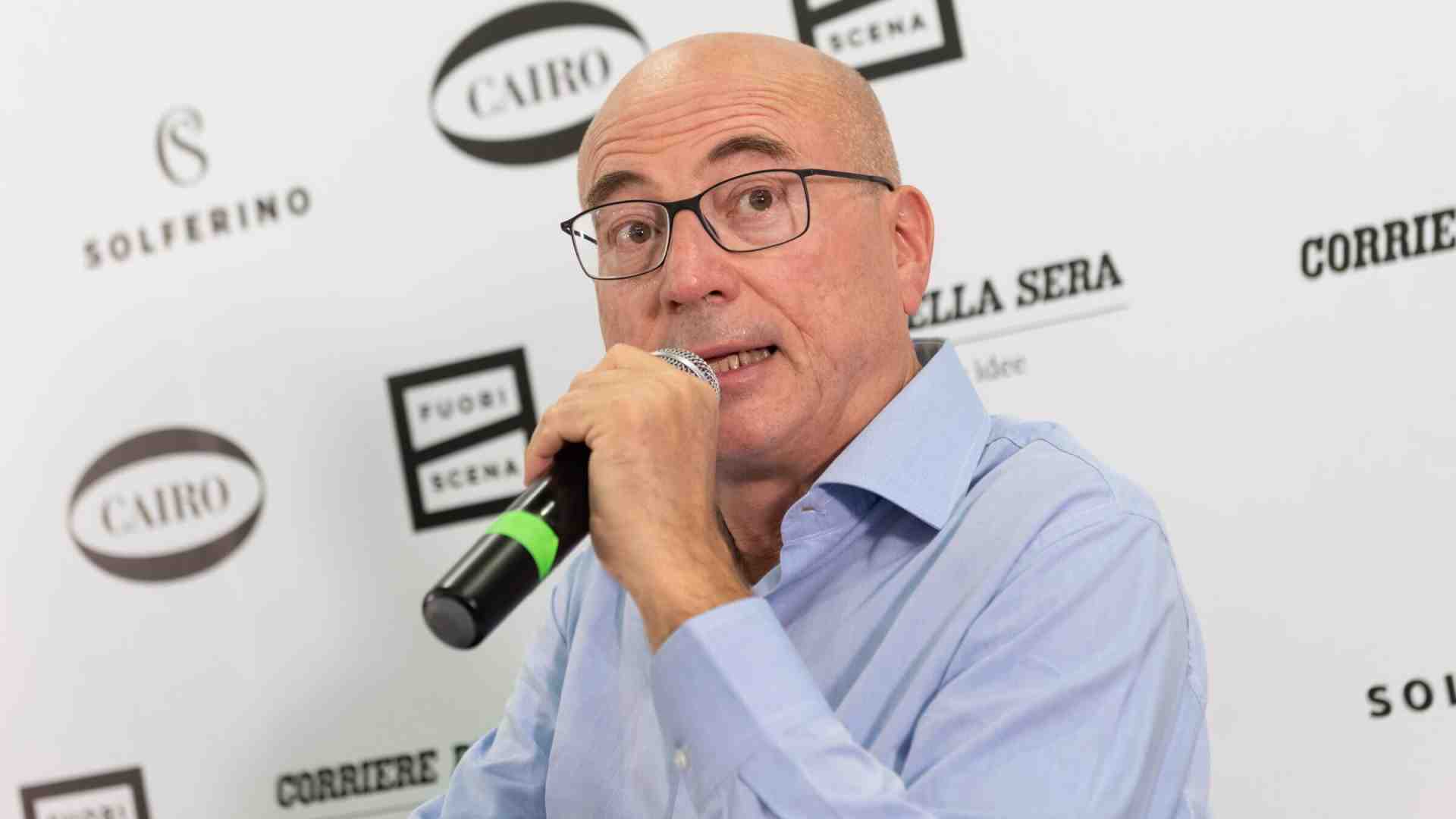 Immagine di Musica troppo alta e bus che non passano. Date una birra al povero Cazzullo
