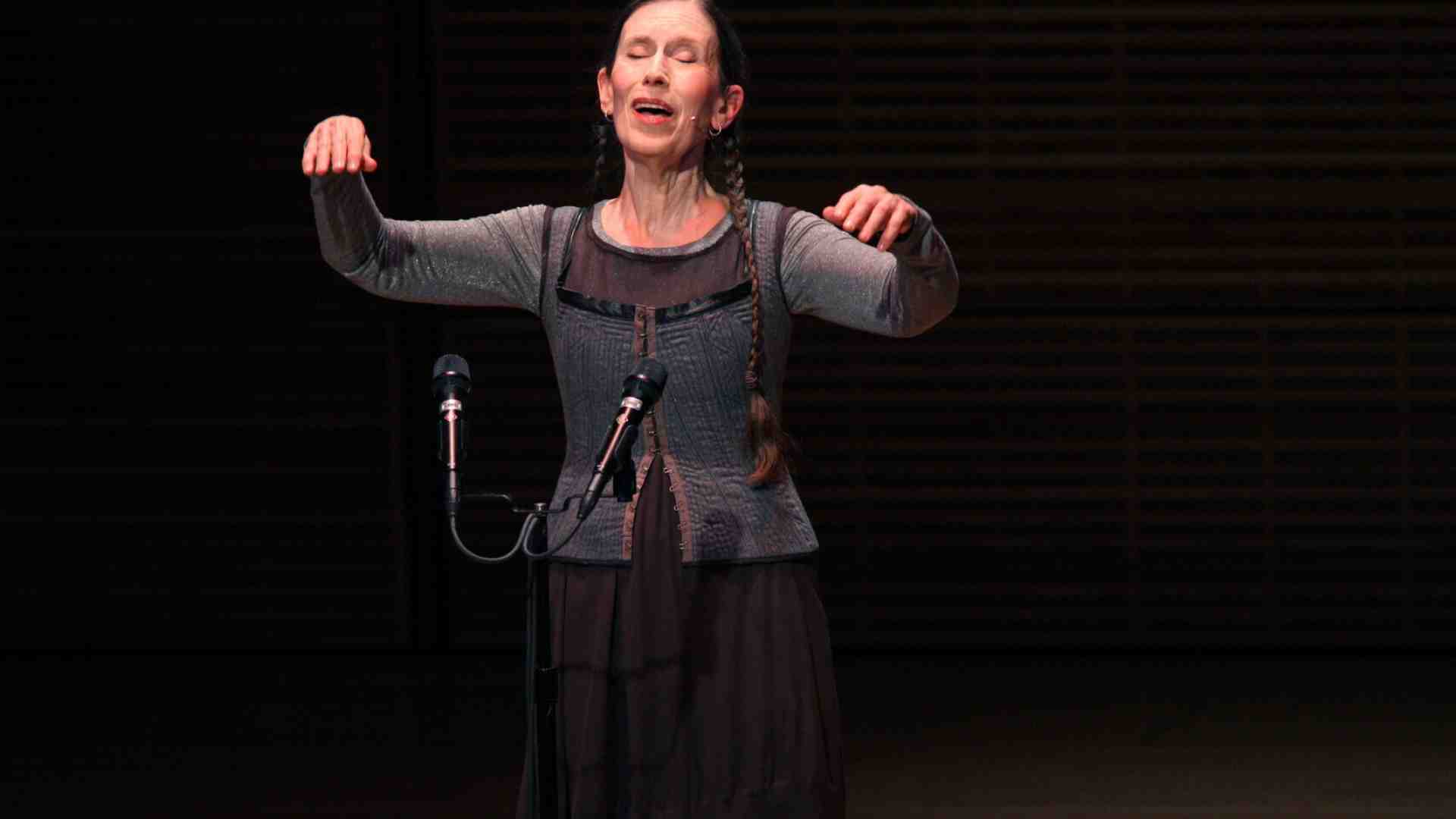 Immagine di Tutti gli spettacoli a breve in scena al Teatro Olimpico di Vicenza, rivisitazioni dei classici greci. Li ha anticipati Meredith Monk