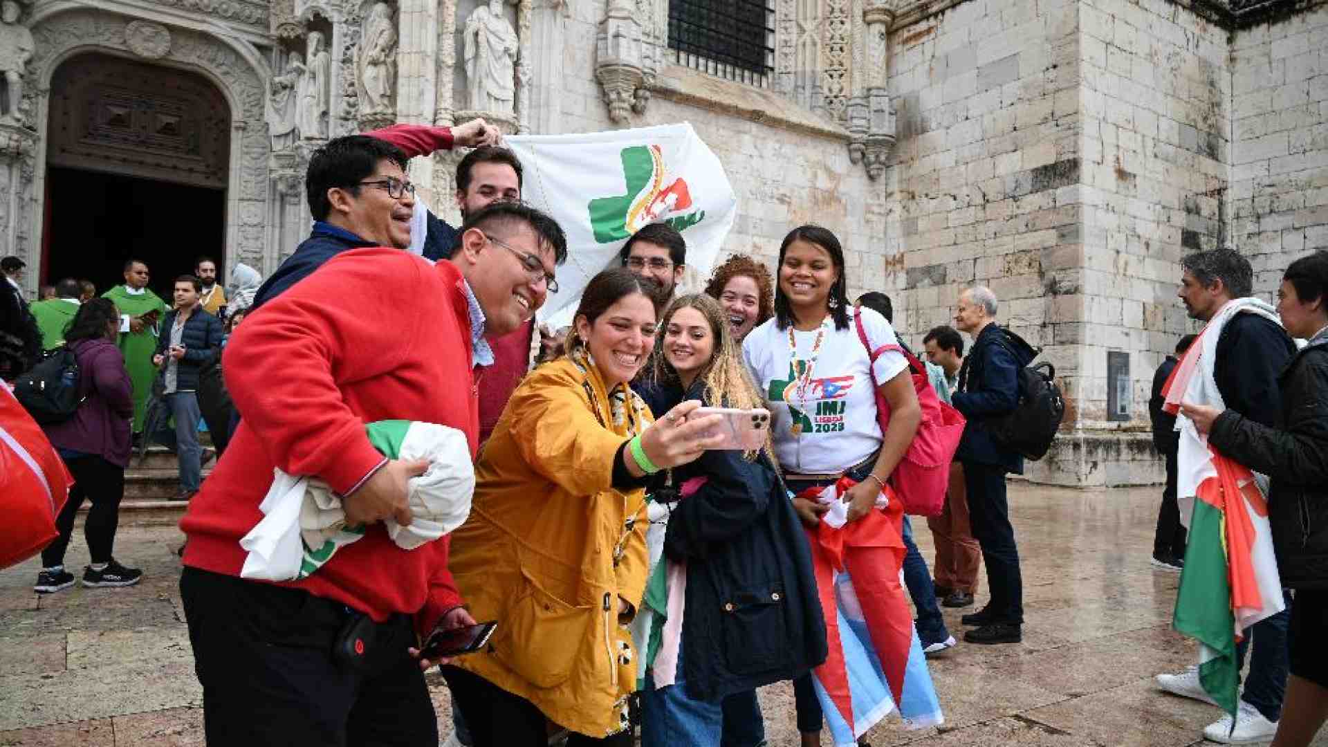Immagine di Missionari nel continente digitale: il primo annuncio ora passa dal Web