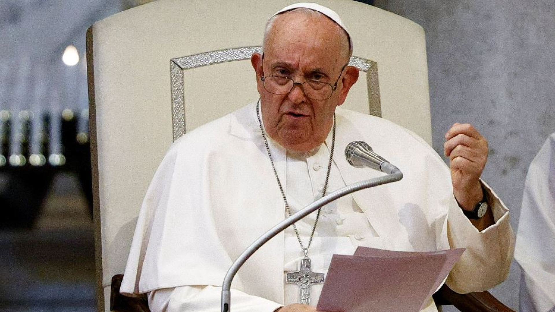Immagine di Il Papa: la letteratura apre agli altri. Ecco la "biblioteca" di Francesco