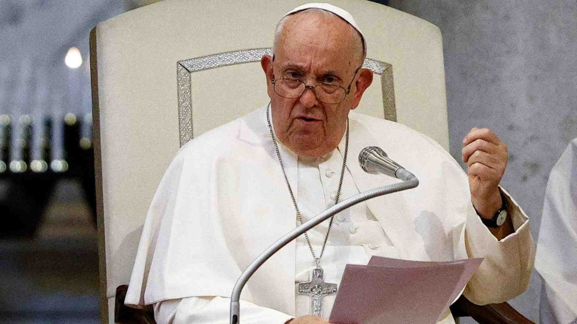 Immagine di Il Papa: la letteratura apre agli altri. Ecco la "biblioteca" di Francesco