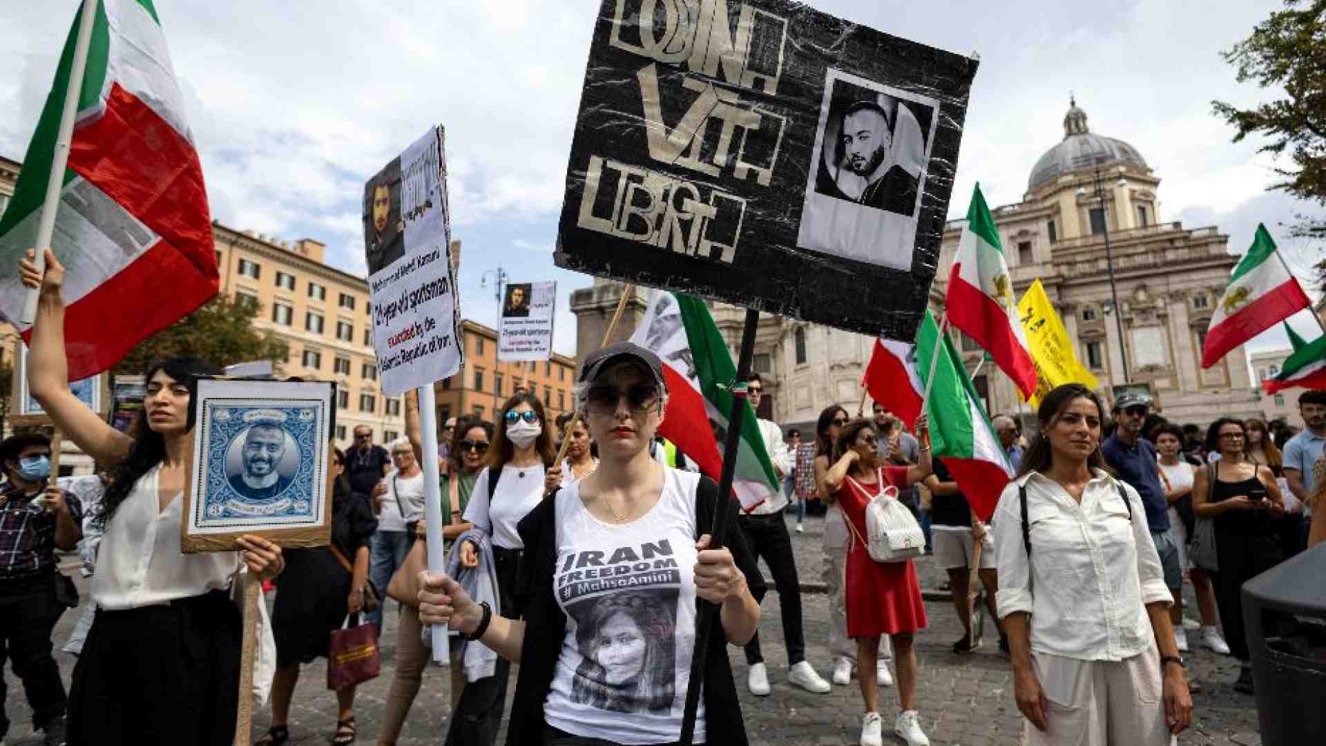 Immagine di Impiccato in Iran manifestante arrestato nelle proteste per Mahsa