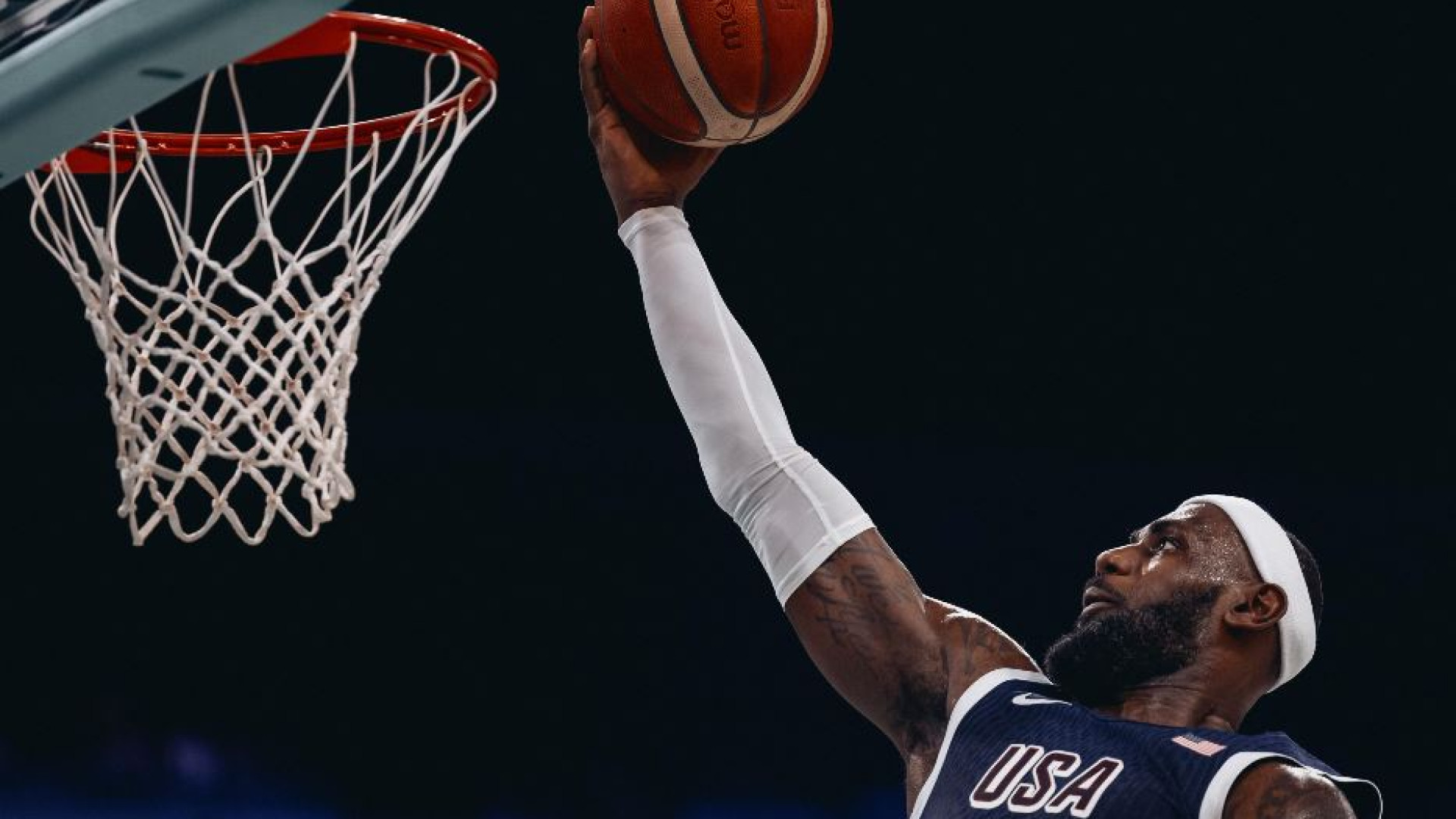 Immagine di Parigi brilla con le stelle Nba: molto showbiz poco olimpismo