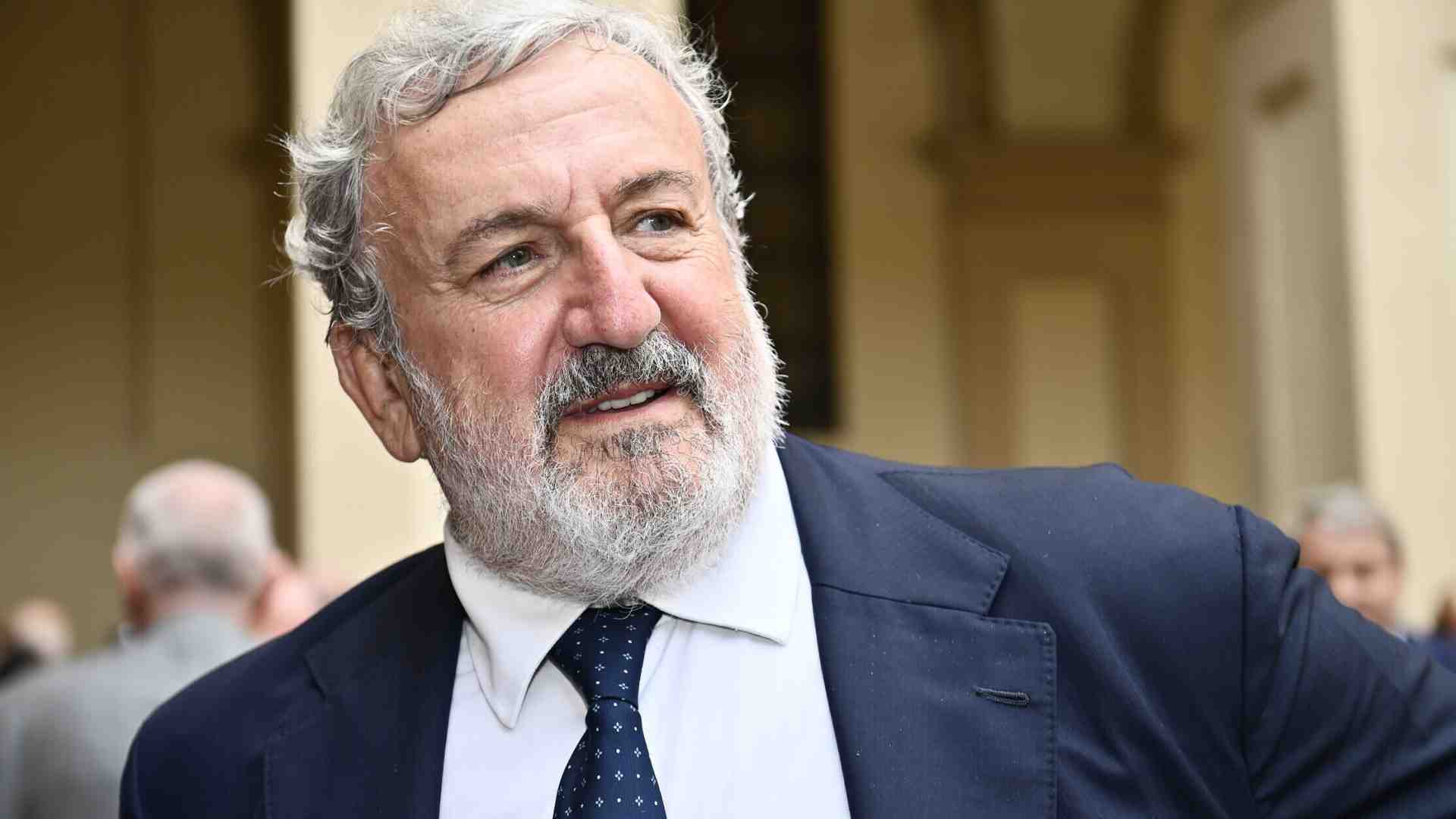 Immagine di Emiliano impugna la legge Calderoli, dopo aver sognato la Puglia super autonomista