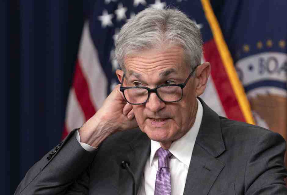 Tagliare o non tagliare i tassi. L’azzardo della Fed e la finanza che s’intreccia con la politica