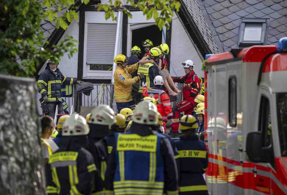Crolla un hotel in Germania, due morti e tre ancora sotto le macerie