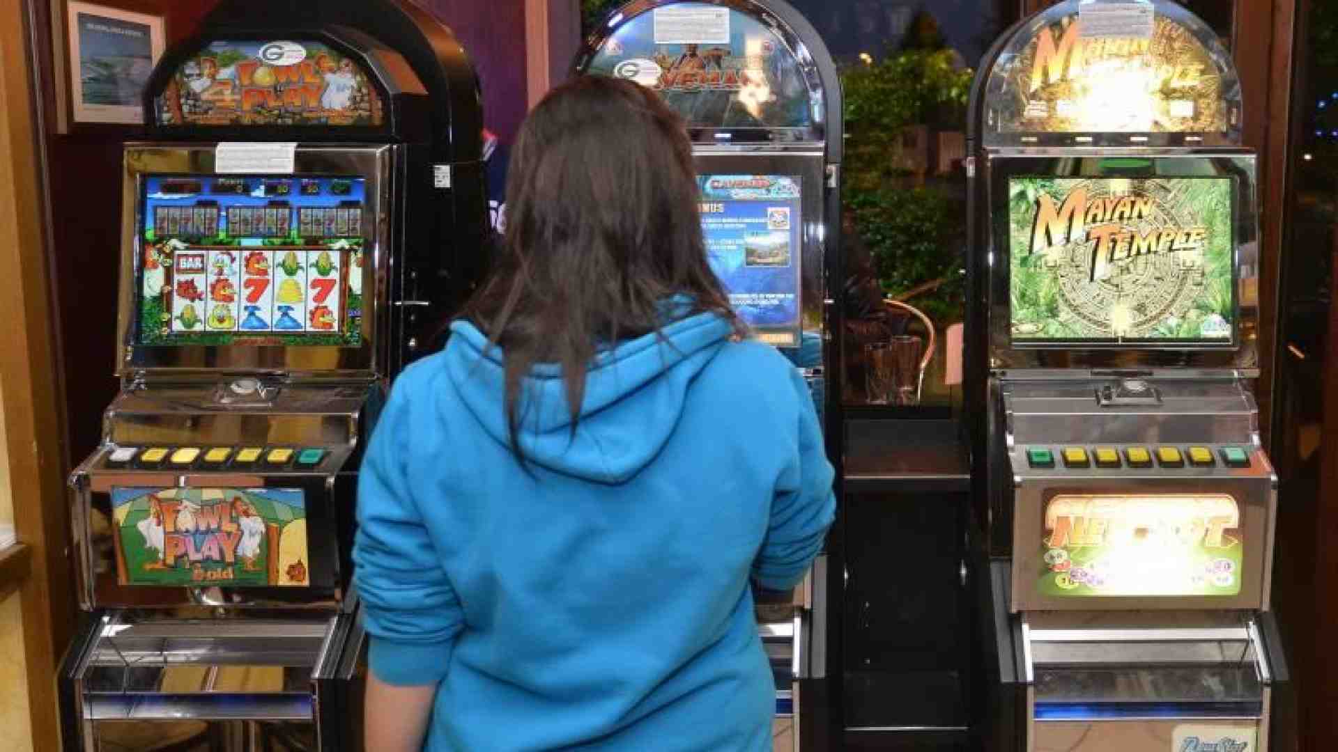 Immagine di Aumentano i minori che scommettono, e nessuno li controlla