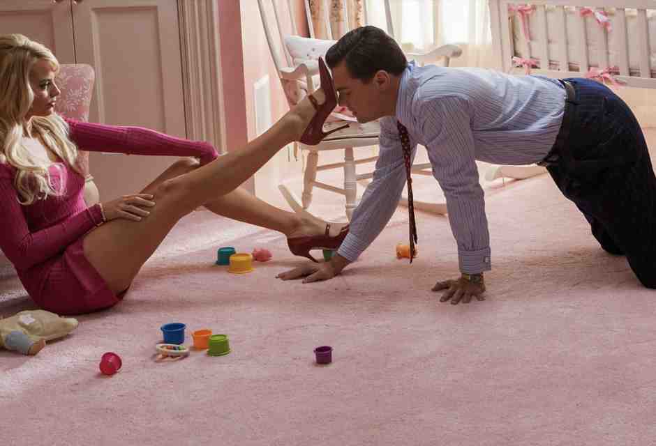 Margot Robbie e Leonardo Di Caprio in The Wolf of Wall Street, film del 2013 diretto e prodotto da Martin Scorsese&nbsp;<br />