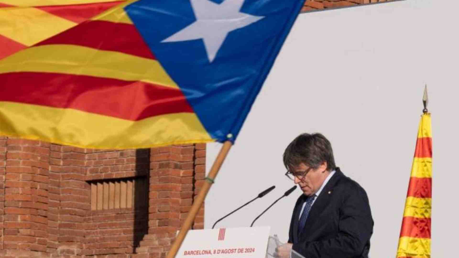 Immagine di Tornata e fuga di Puigdemont. «Non è già più in Spagna»