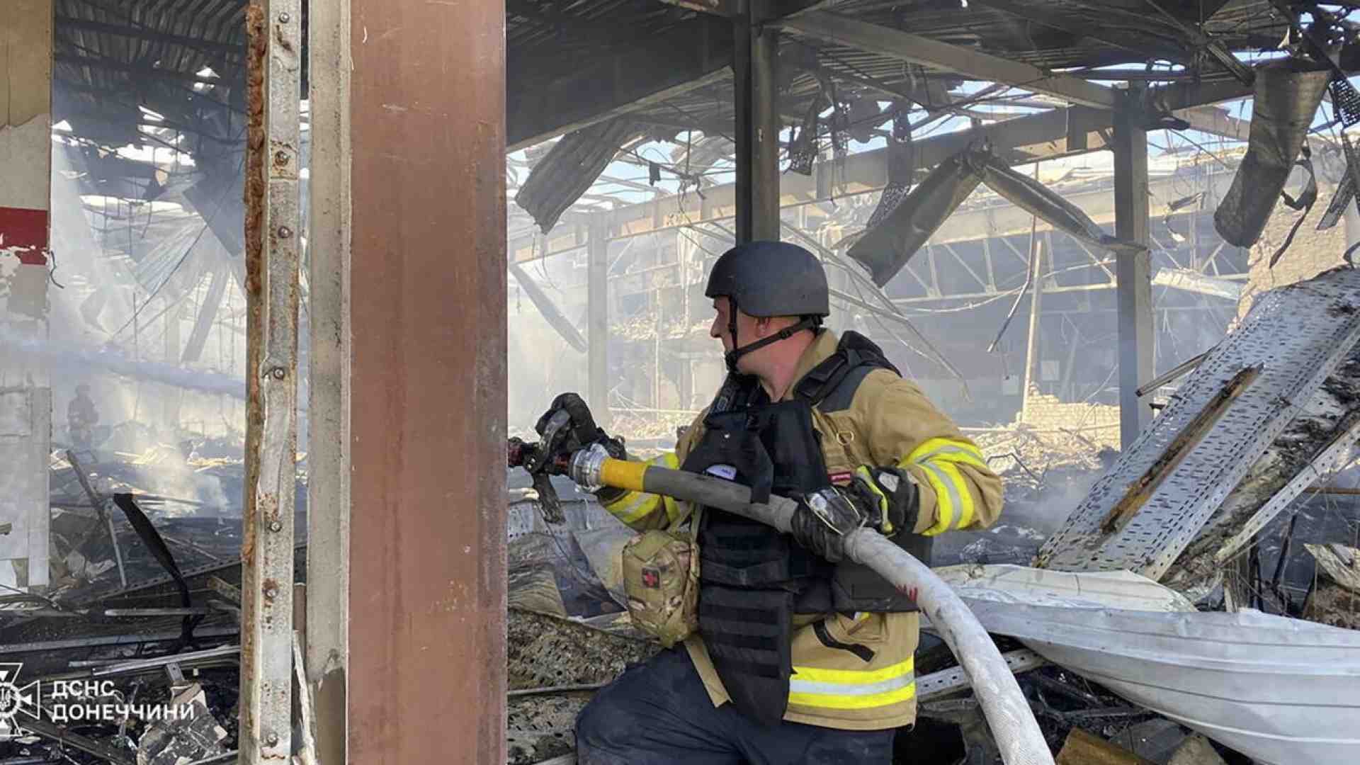 Immagine di Il contrattacco russo all'incursione ucraina colpisce un supermercato