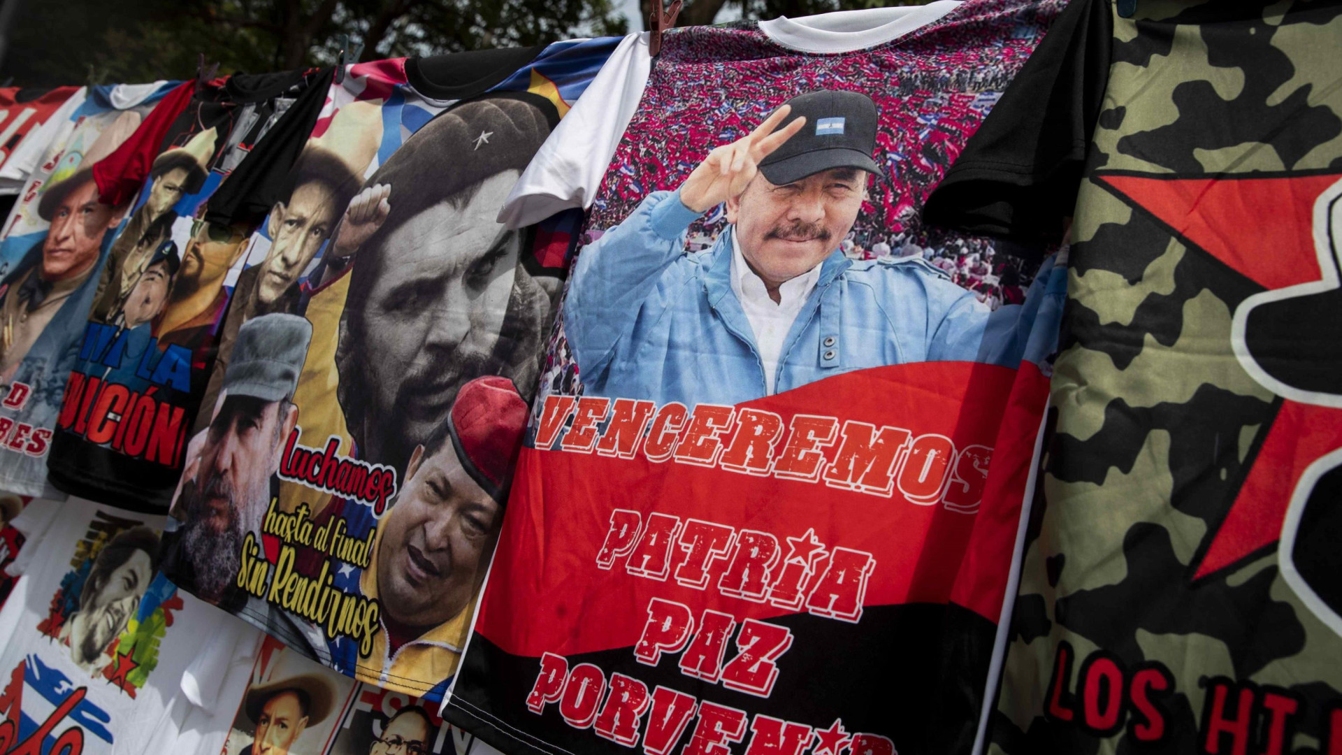 Immagine di Ortega prima arresta e poi espelle altri sette sacerdoti