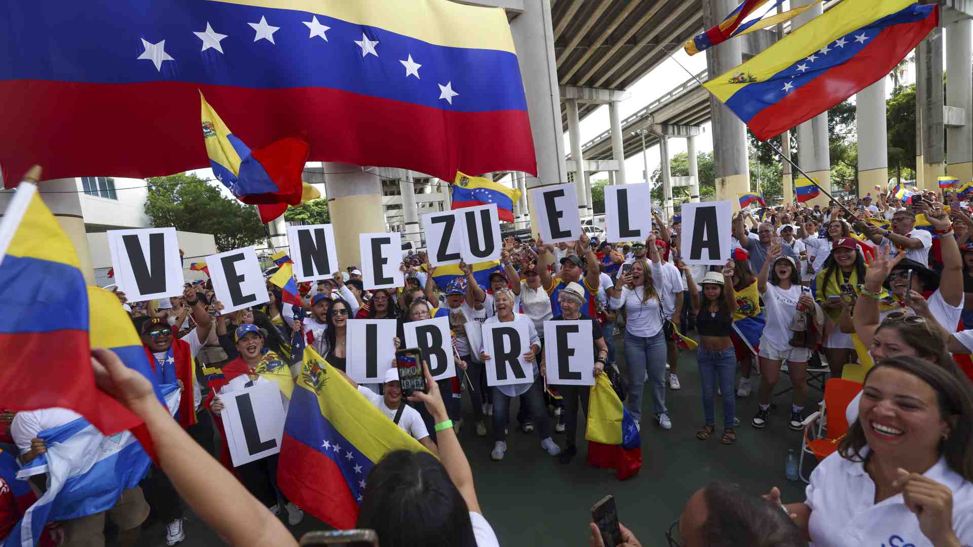 Immagine di Cittadini italiani spariti in Venezuela: "È in corso un grande rastrellamento", dice Di Giuseppe (FdI)