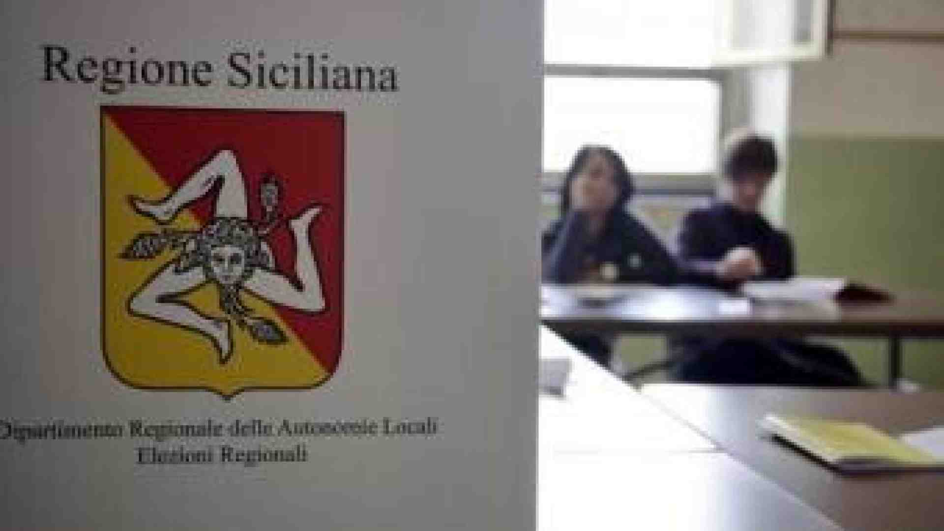 Immagine di Tutto in un’estate. Le cinque piaghe di Sicilia