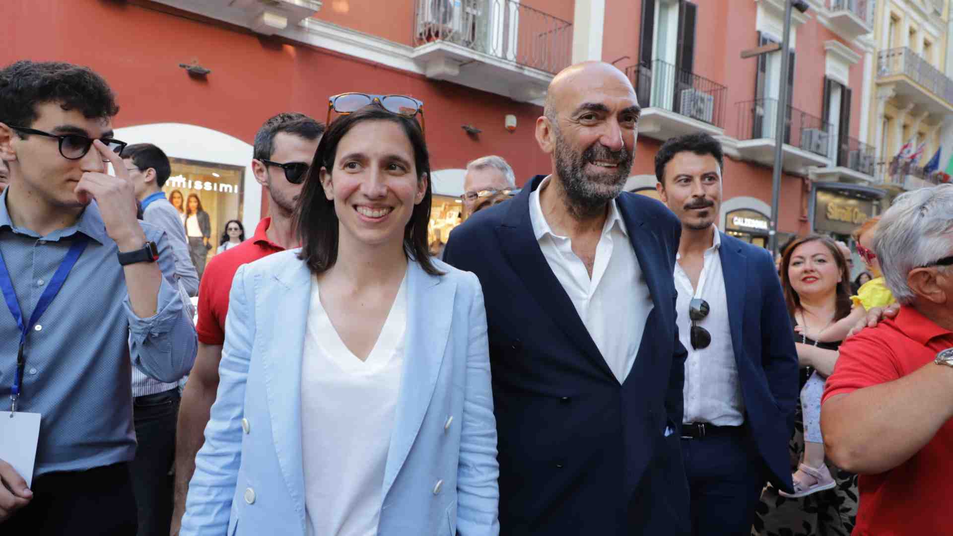 Immagine di A Bari il campo largo sta implodendo: il neosindaco Leccese ancora senza giunta