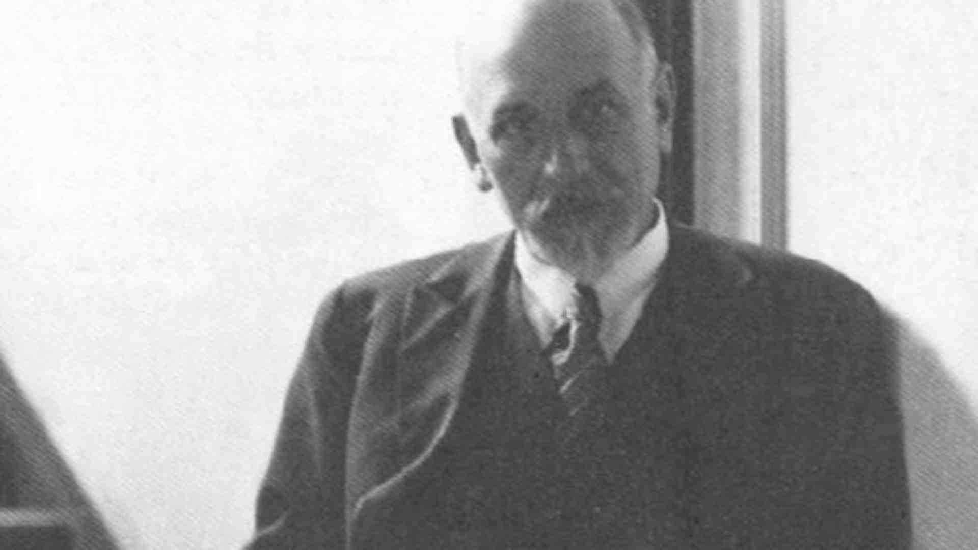 Immagine di Pirandello e la tessera fascista presa per il delitto Matteotti