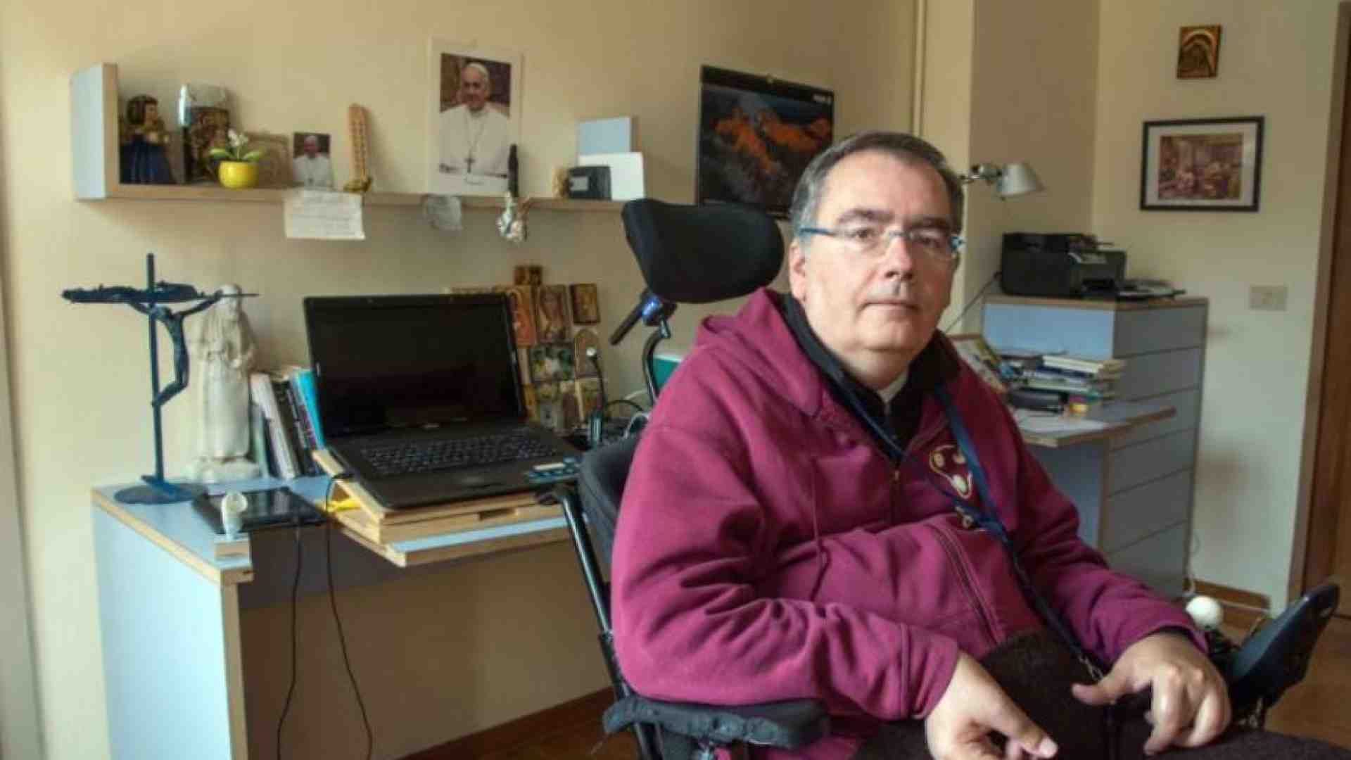 Immagine di «Abusi spirituali, diffidate dei sacerdoti a caccia di like»