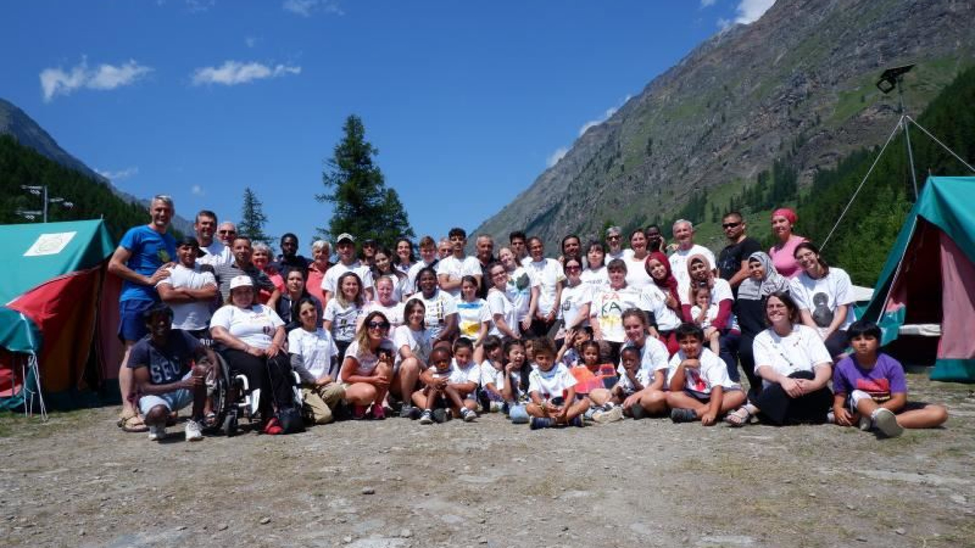 Immagine di Il mondo in tenda: 60 persone di 19 Paesi in campeggio con Casa della Carità