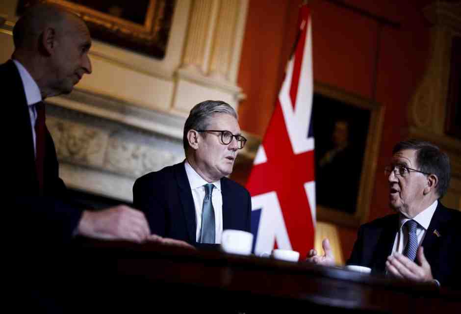 I laburisti inglesi sono stanchi di X, ormai "megafono dell'estrema destra"