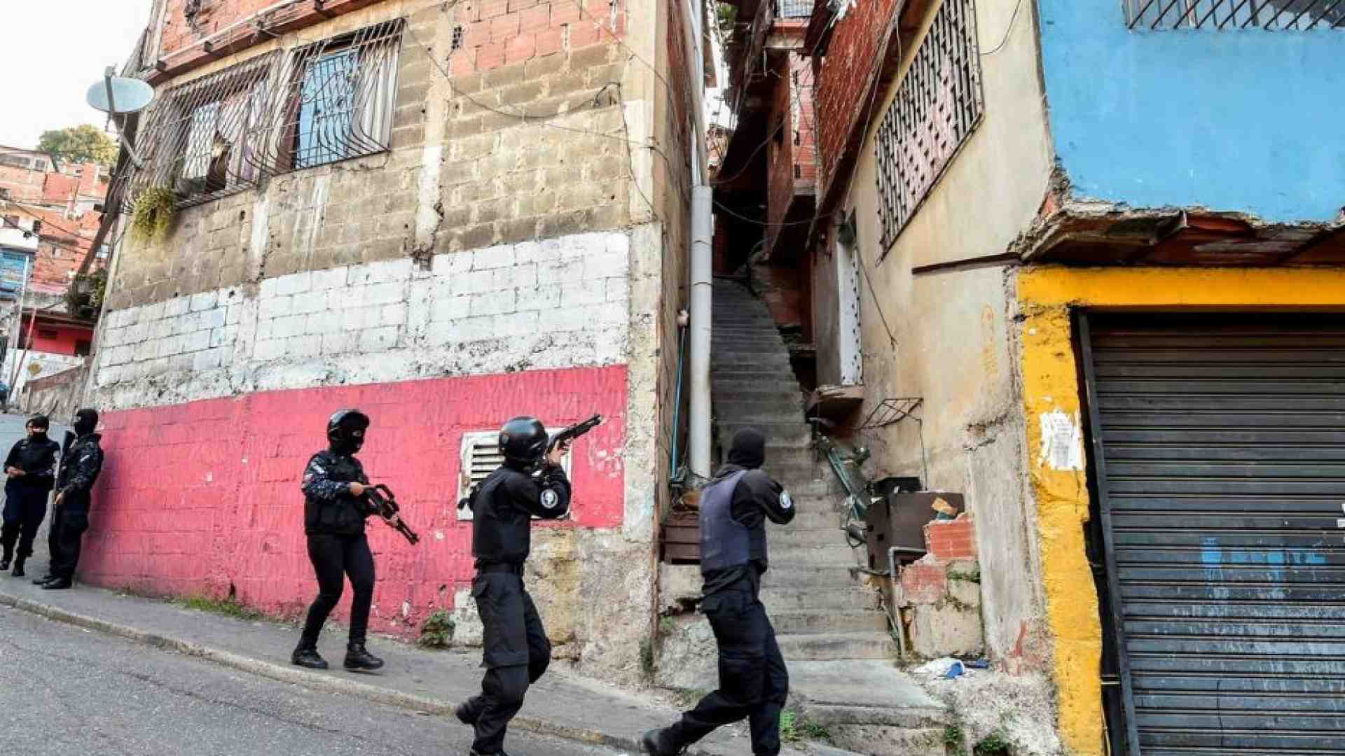 Immagine di A Caracas le baraccopoli sono in rivolta contro il presidente Maduro