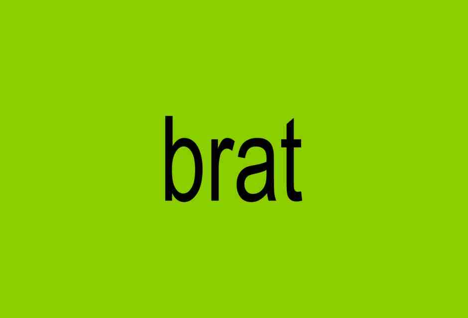 La copertina di "brat", il nuovo album di Charlie XCX