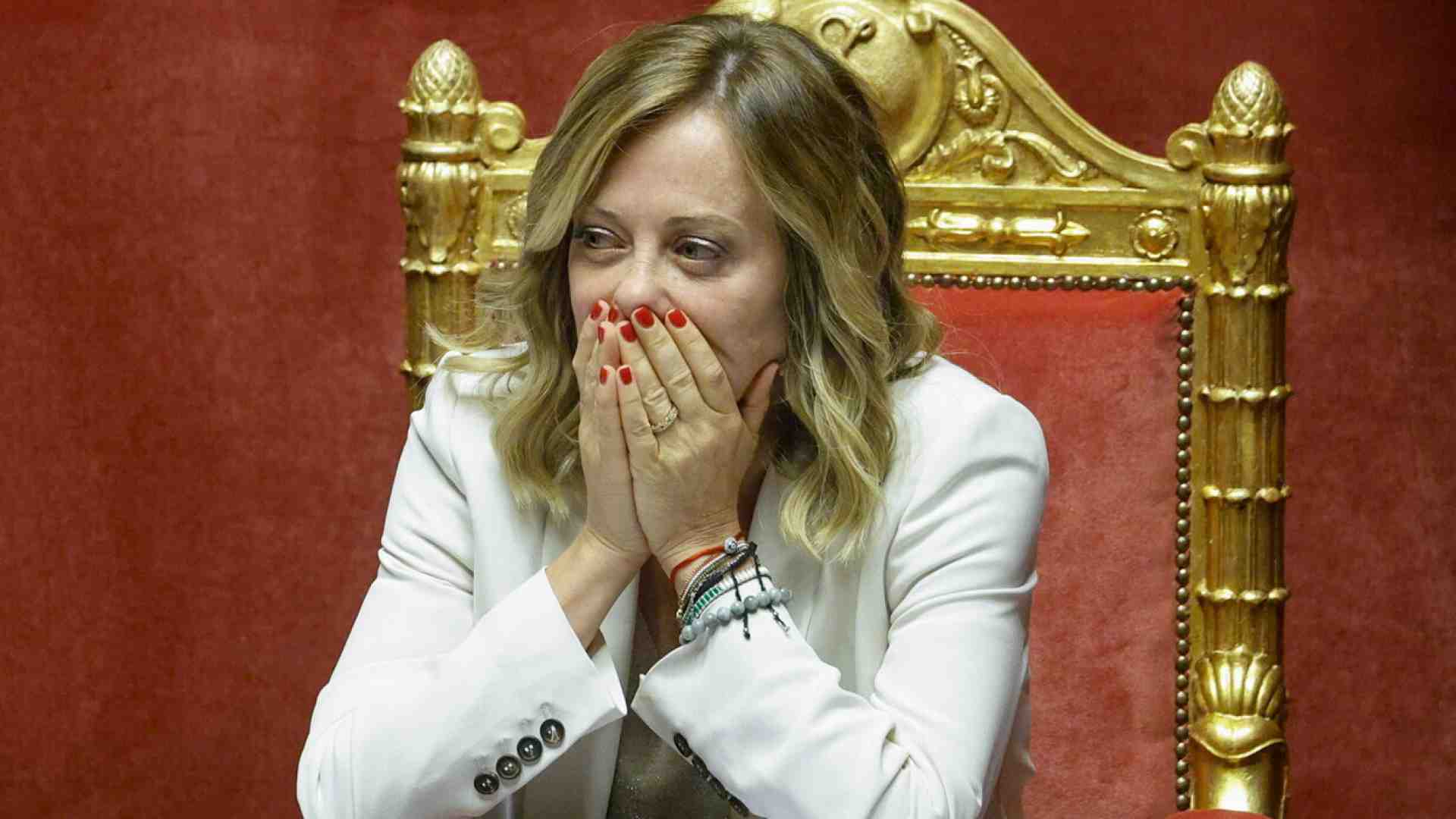 Immagine di Meglio andarci piano con la storia della complottomania di Meloni