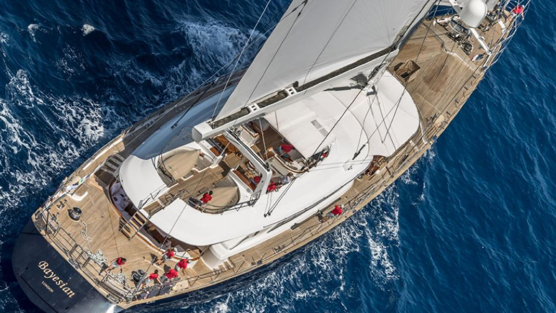 Immagine di La tempesta, l'Sos, il naufragio: cosa è successo allo yacht Bayesian