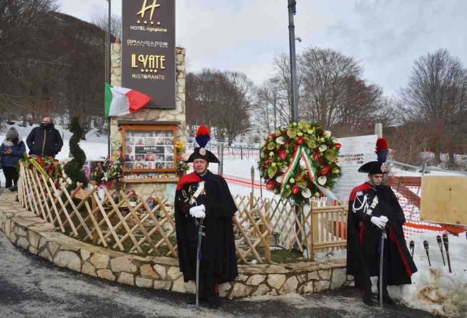un momento della cerimonia di commemorazione per le vittime di Rigopiano&nbsp;<br />