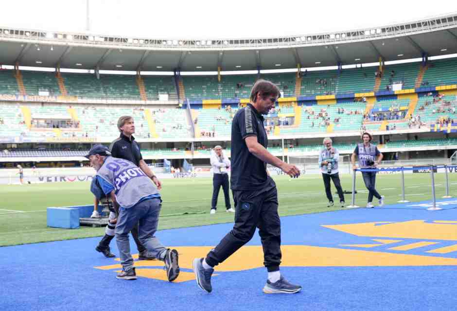 Antonio Conte dopo la sconfitta del Napoli contro l'Hellas Verona (foto Ansa)
