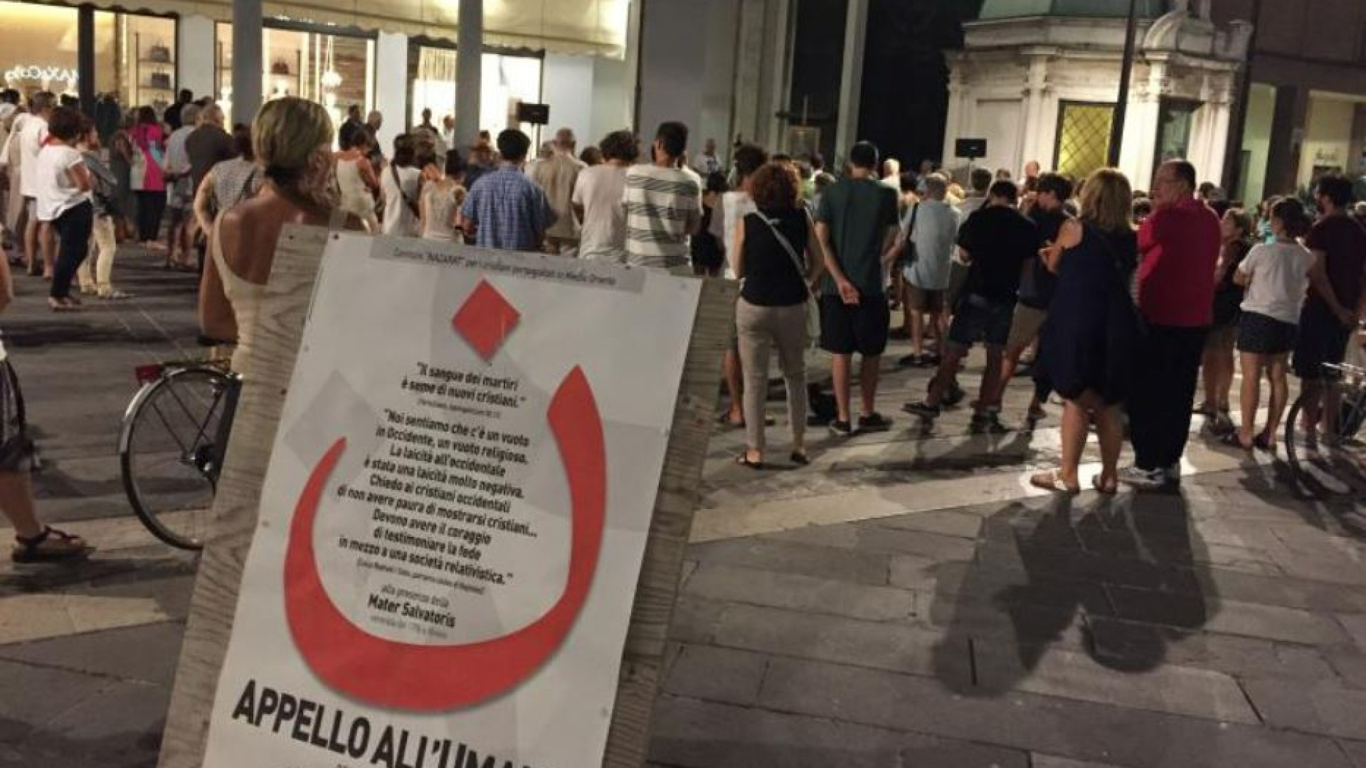 Immagine di Da 10 anni con la forza del Rosario in aiuto dei cristiani perseguitati