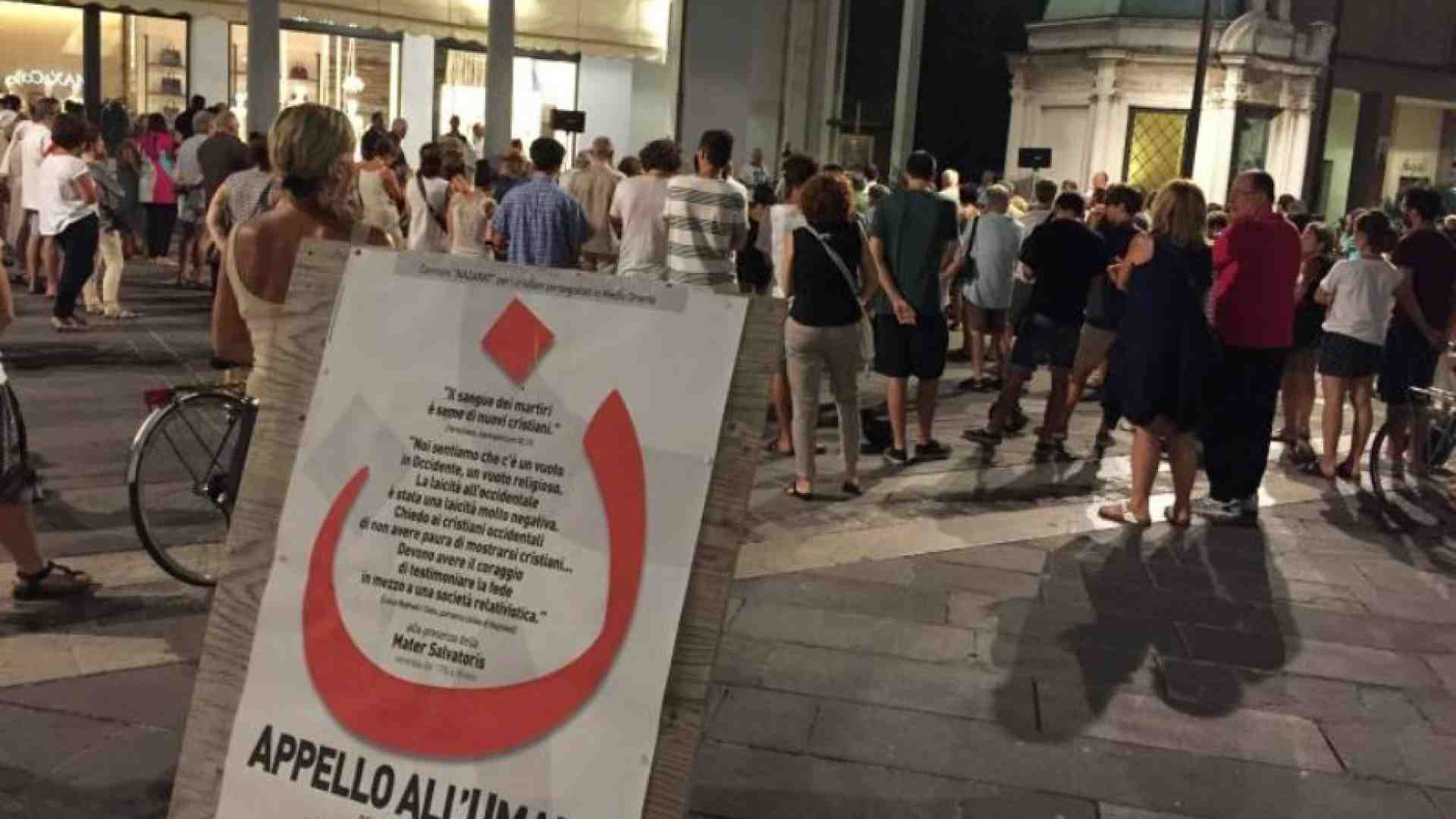 Immagine di Da 10 anni con la forza del Rosario in aiuto dei cristiani perseguitati