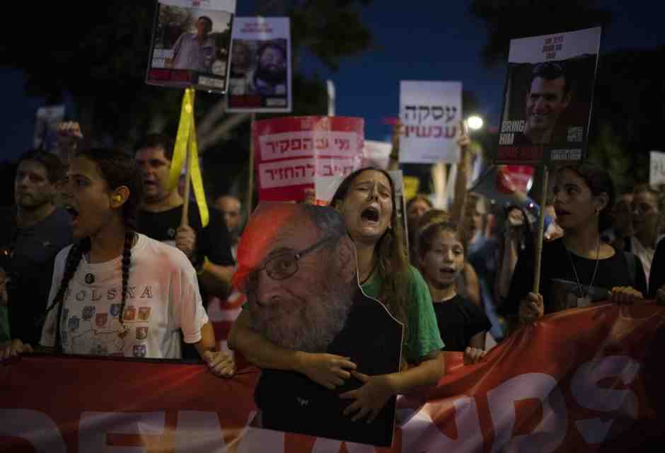 I corpi di sei ostaggi tornano in Israele