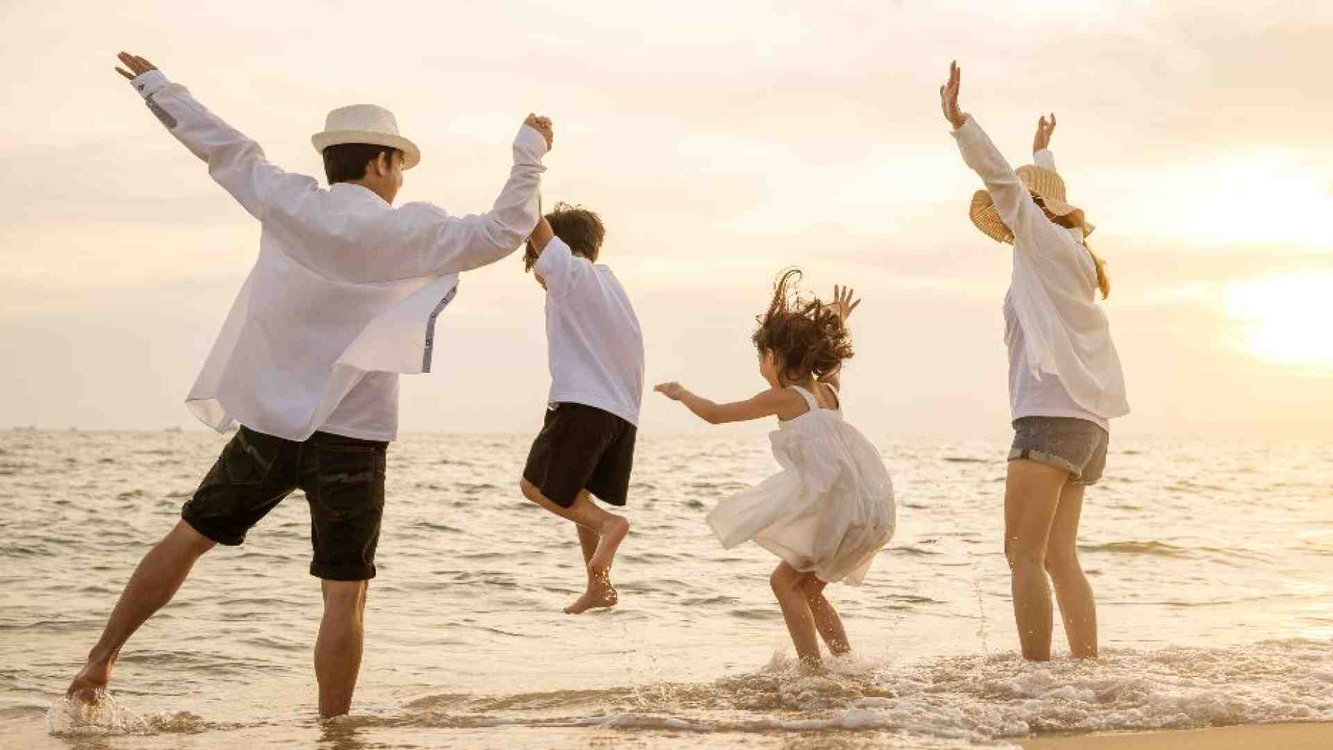 Immagine di «Chi si prende cura di me e mi educa»: la famiglia secondo gli adolescenti
