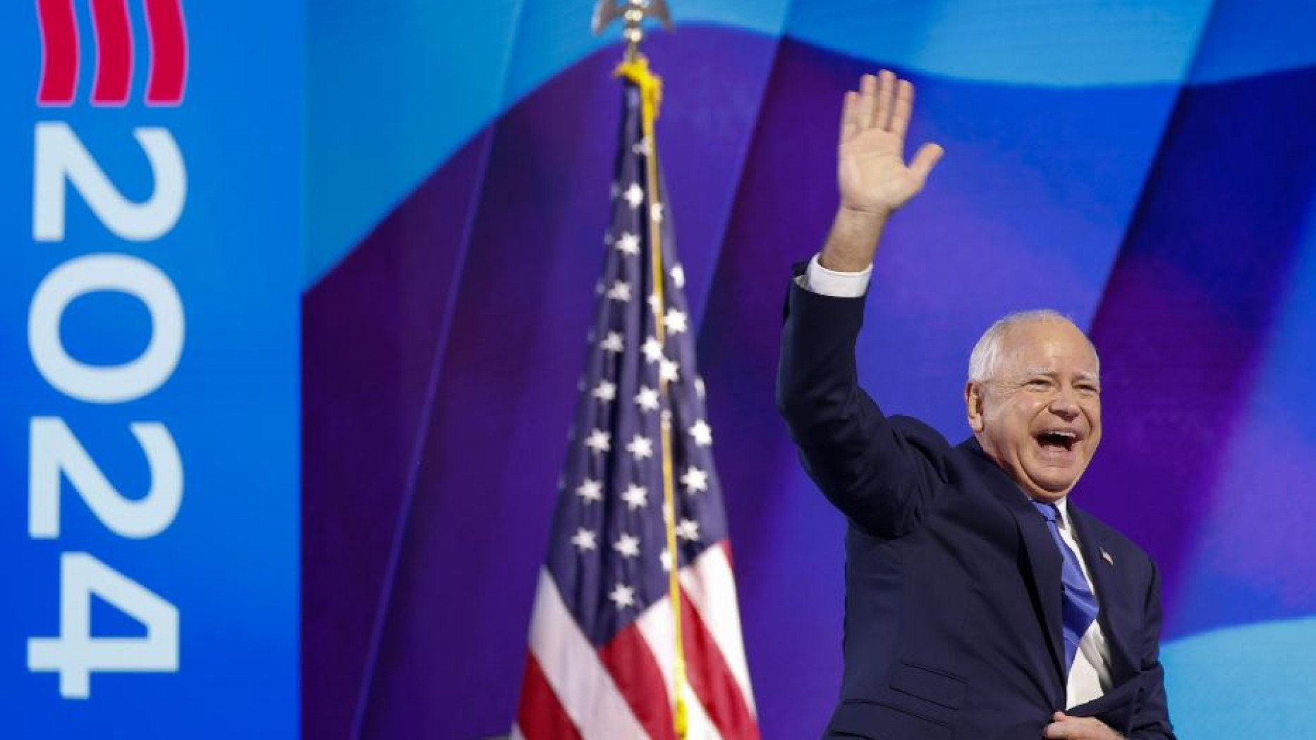 Immagine di La notte di Tim Walz, che sarà il vice di Harris: «Abbiamo la squadra vincente»