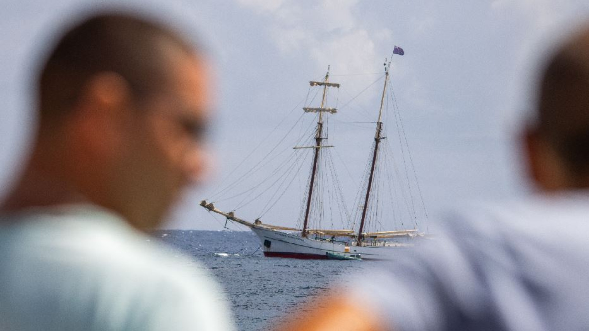 Immagine di Ancora e boccaporti aperti. L'esperto: «Lo yacht affondato? Troppi errori»