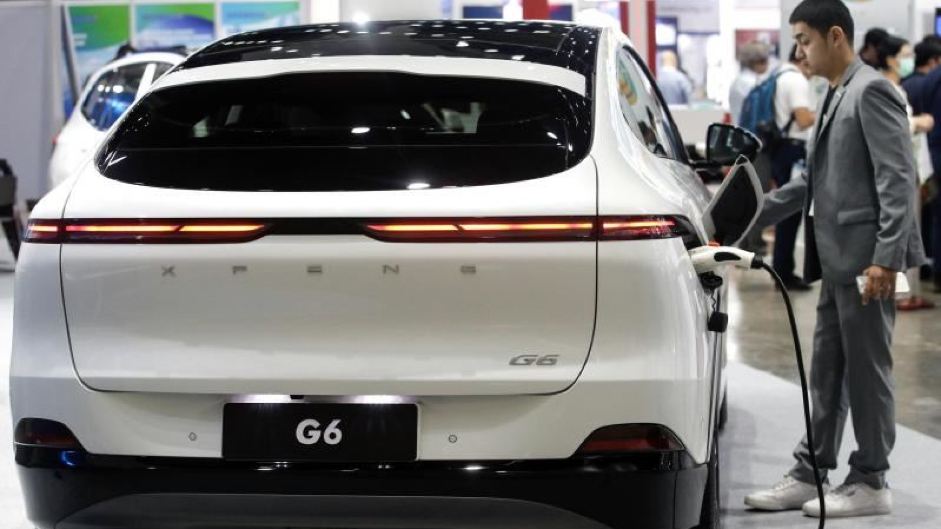 Immagine di Guerra dei dazi: colpita sulle e-auto, Pechino avvia un'indagine sul latte Ue