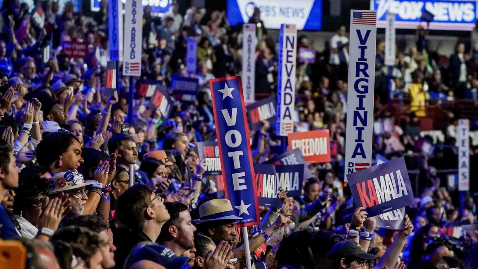 Immagine di I Biden, i Clinton e gli Obama. Come funziona l’investitura di Harris